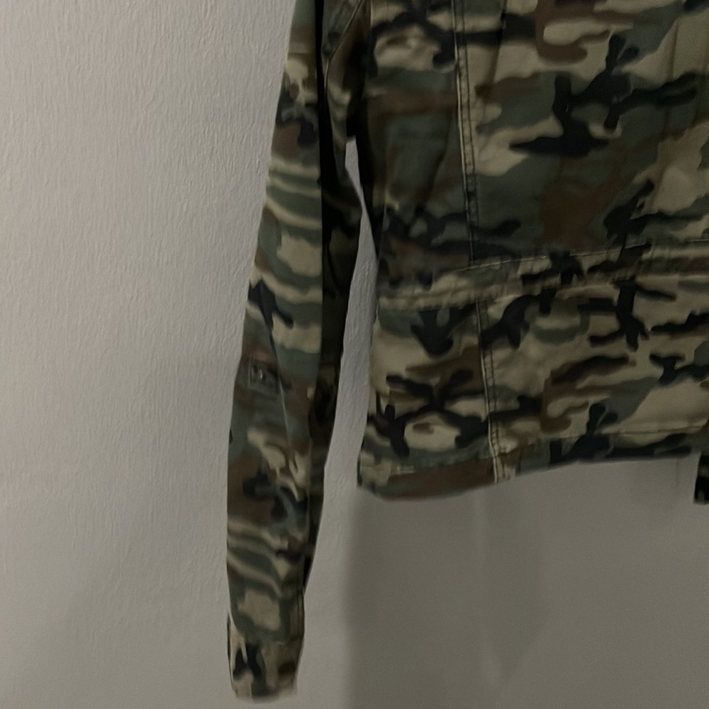 Nice Army Jacket With Zipper Upfront And Hoodie View 6